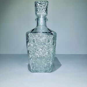Precious Home Elegant Clear Glass Decanter for Home Kitchen 26oz